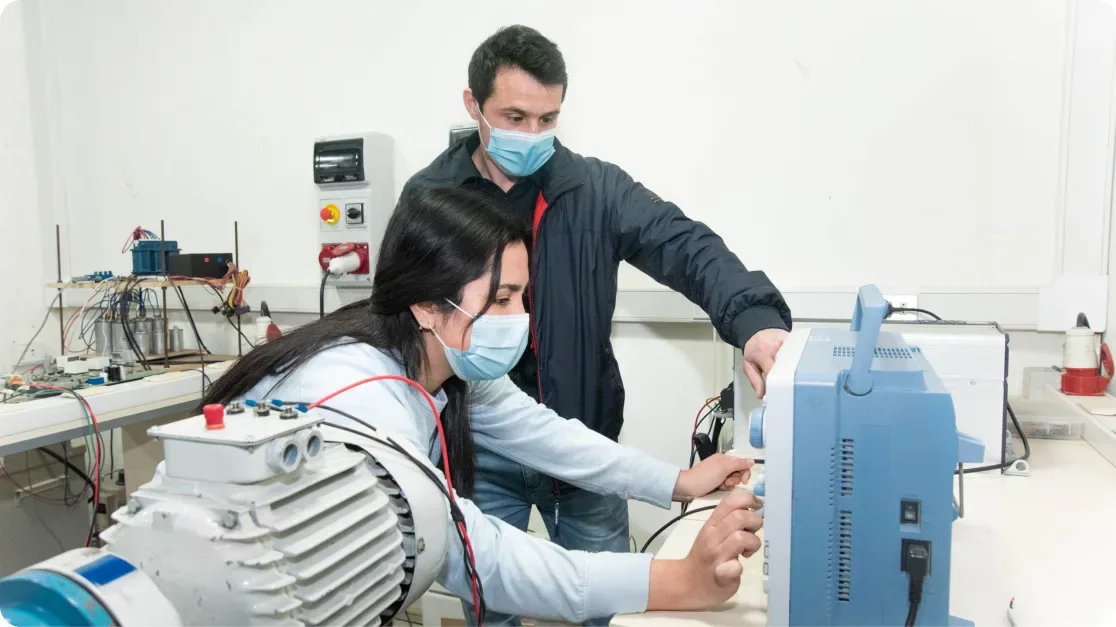 Pantalla principal de Escuela de Ingeniería Eléctrica PUCV
